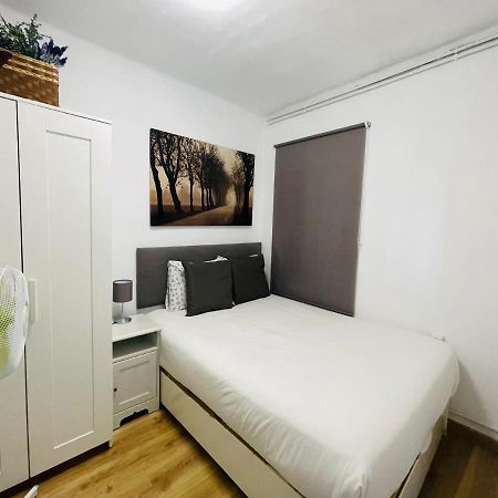 Beach Apartment Barca 6 ซานต์อาเตรียเดเบซอซ ภายนอก รูปภาพ