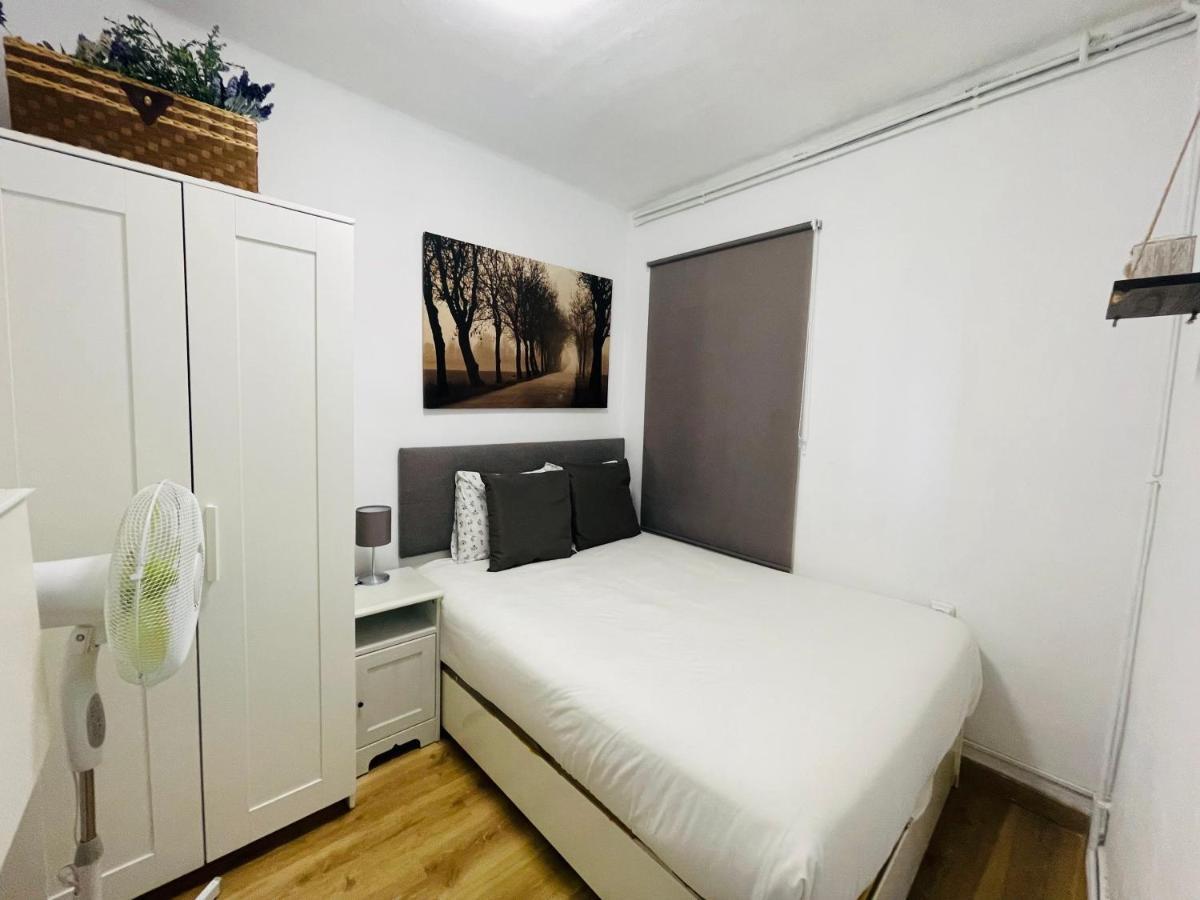 Beach Apartment Barca 6 ซานต์อาเตรียเดเบซอซ ภายนอก รูปภาพ