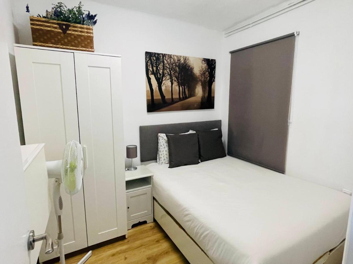 Beach Apartment Barca 6 ซานต์อาเตรียเดเบซอซ ภายนอก รูปภาพ