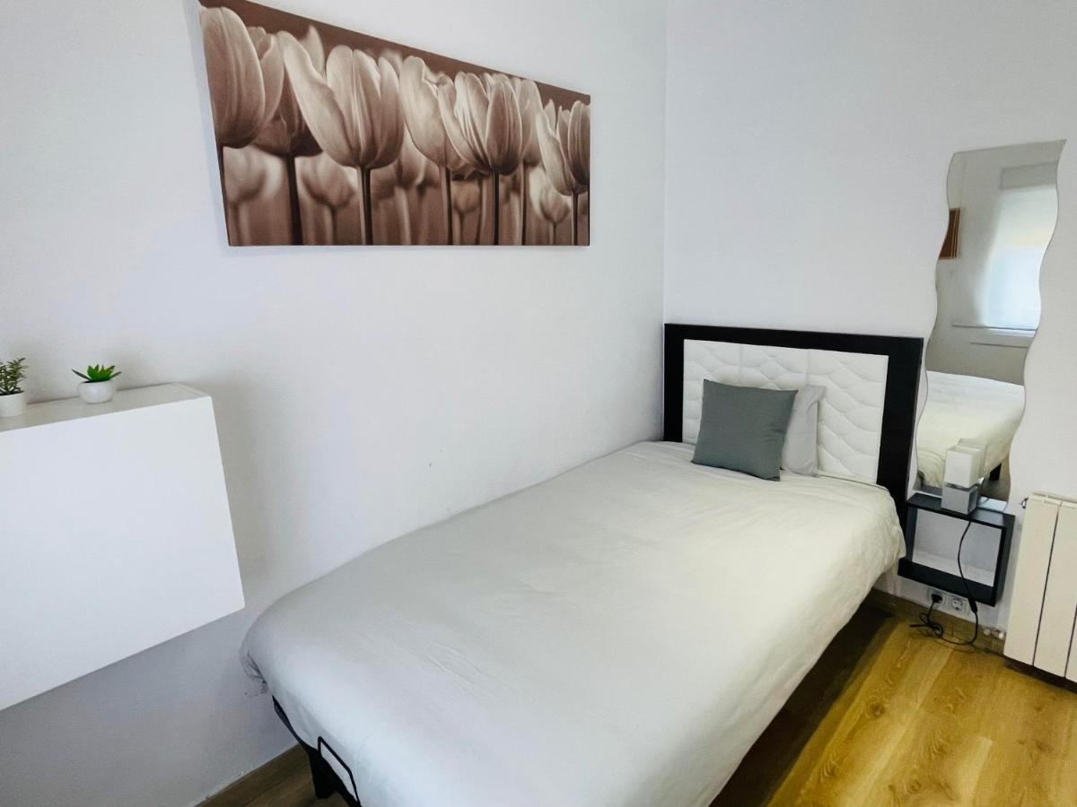 Beach Apartment Barca 6 ซานต์อาเตรียเดเบซอซ ภายนอก รูปภาพ